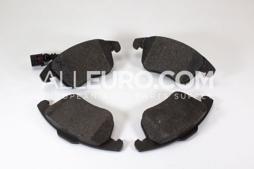Valeo Front Disc Brake Pad Set 5N0698151C